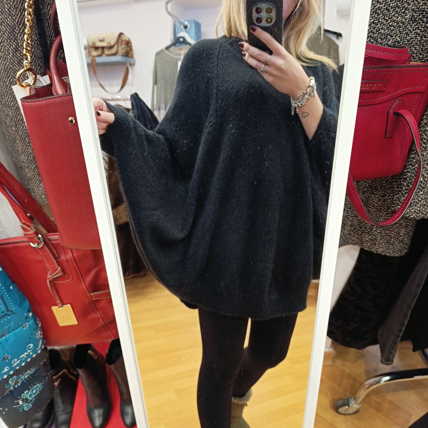 Mantella nera Roberto Collina TU