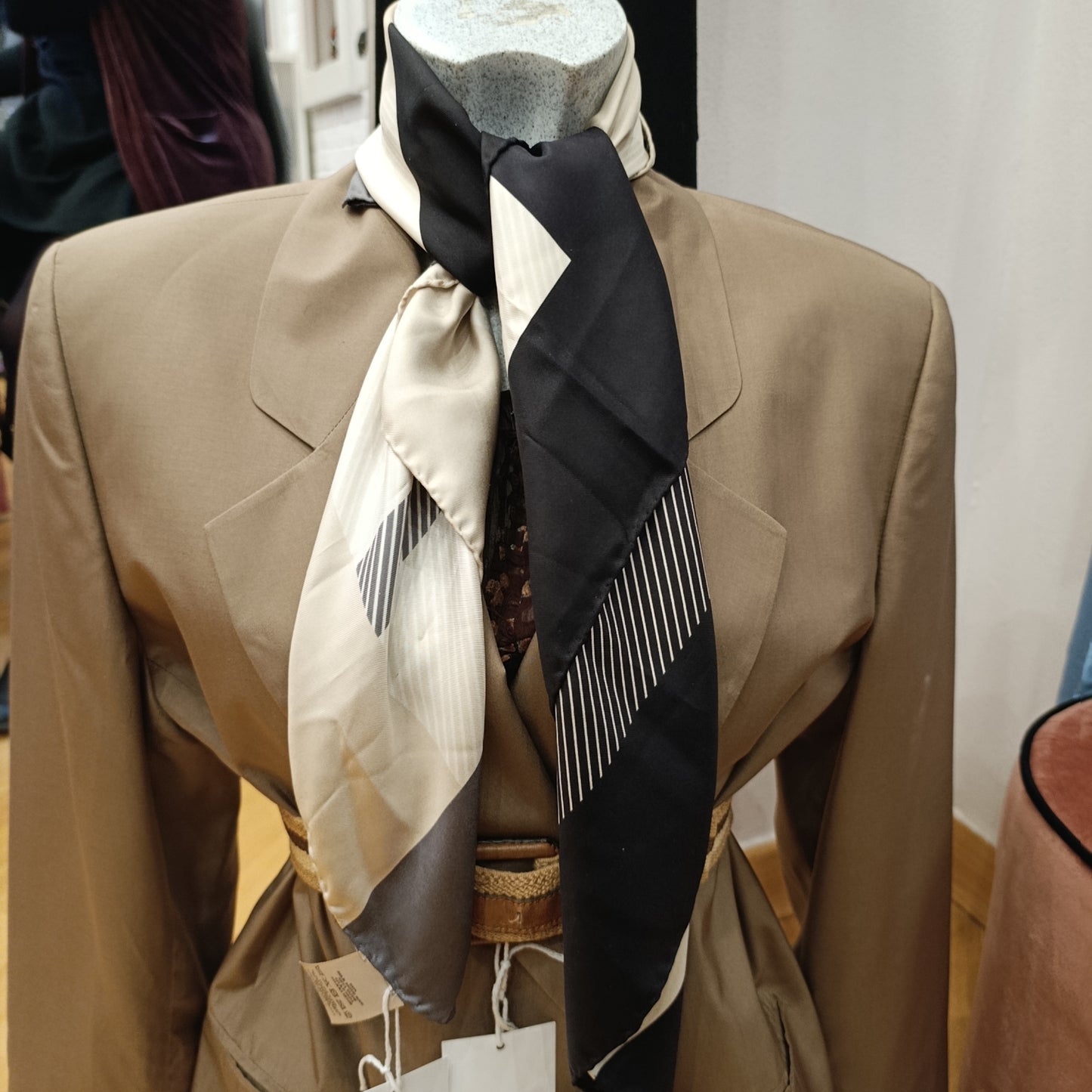 Foulard Burberry bianco/nero/grigio