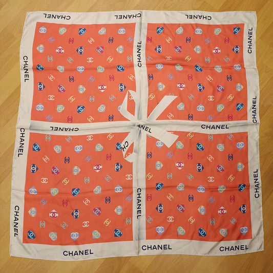 Foulard rosa Chanel