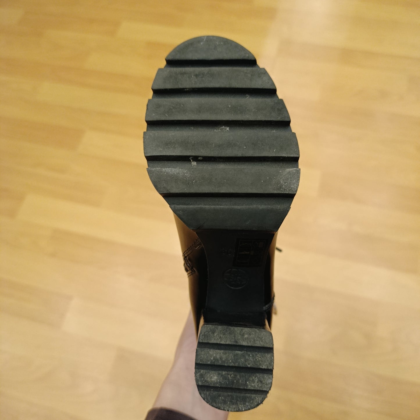 Tronchetto nero Guess nr 36