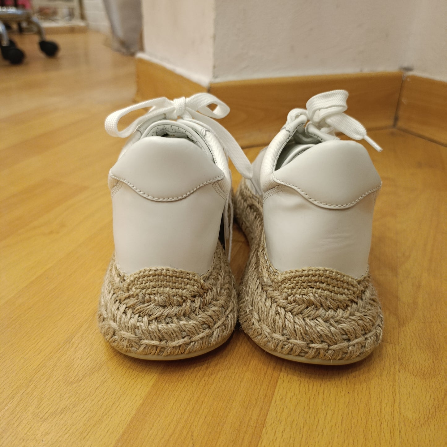 Sneakers bianca pelle e rafia Louboutin nr 38