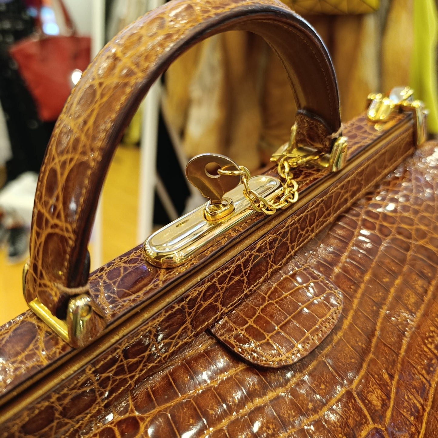 Doctor bag in coccodrillo