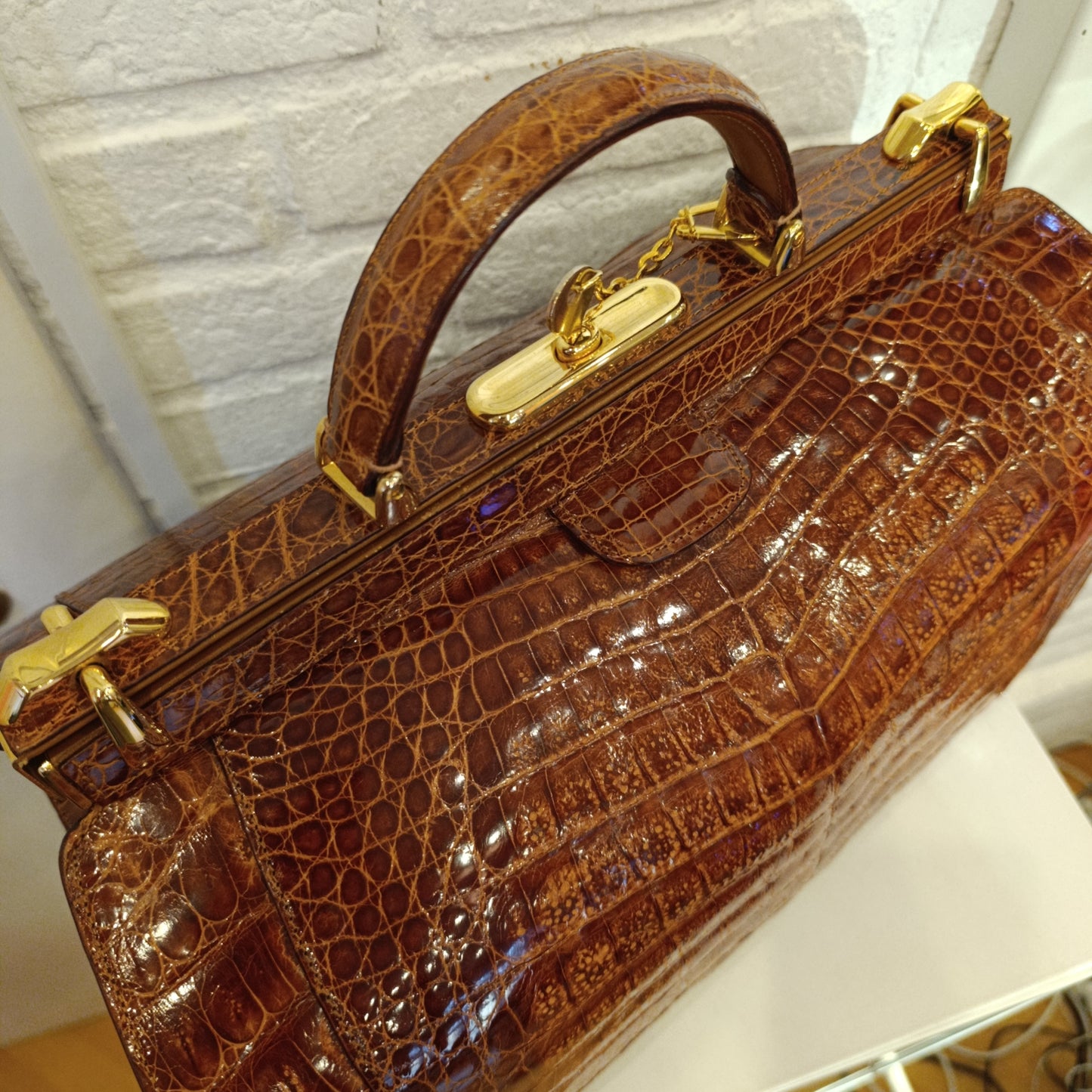 Doctor bag in coccodrillo