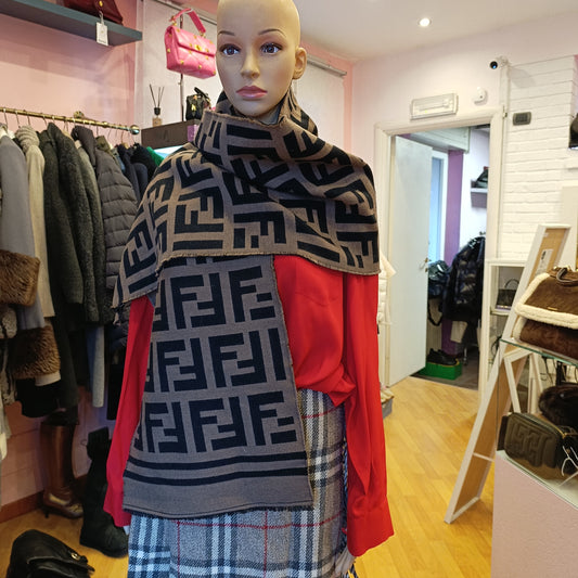 Sciarpa Fendi logomania