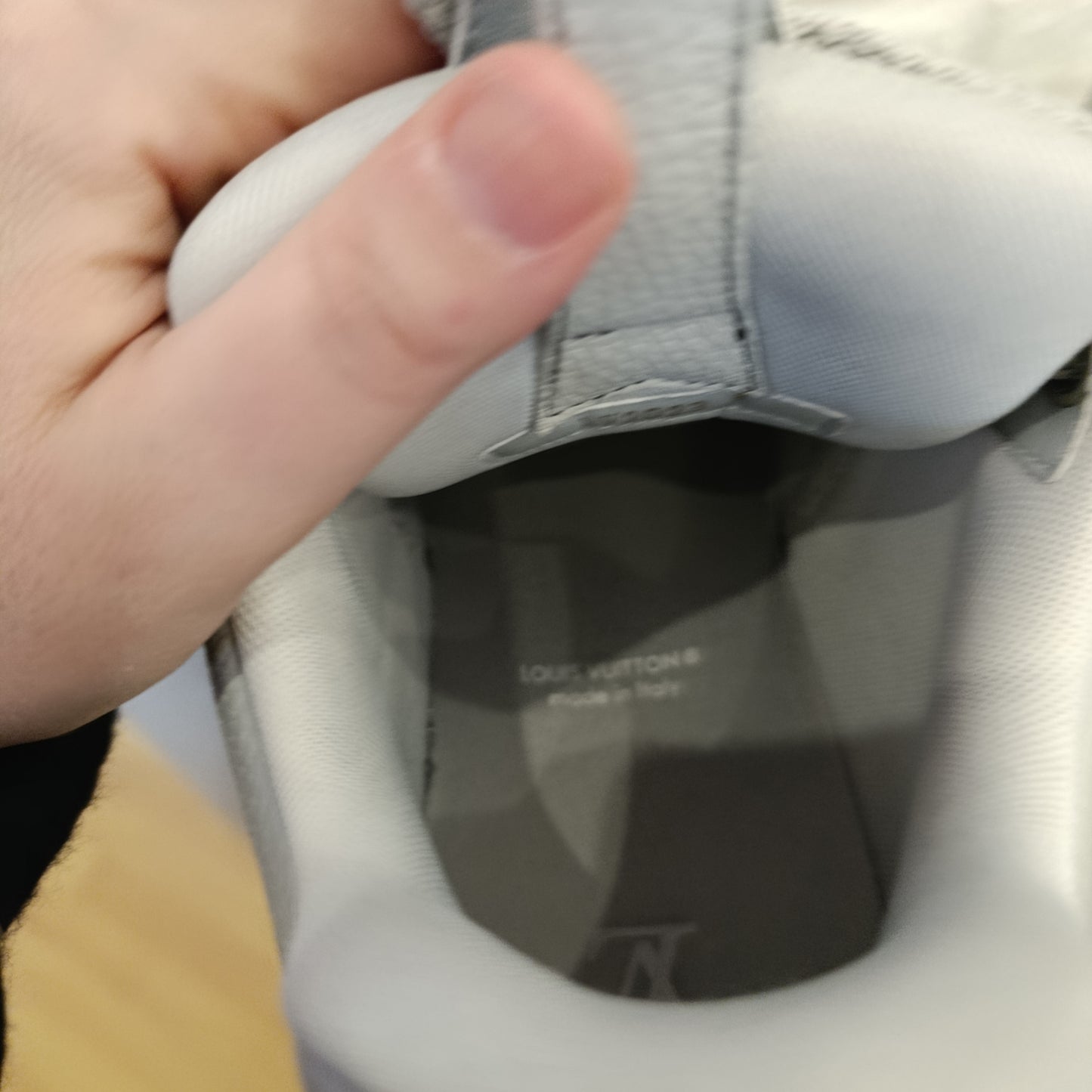 Louis Vuitton Trainer n* 8/42