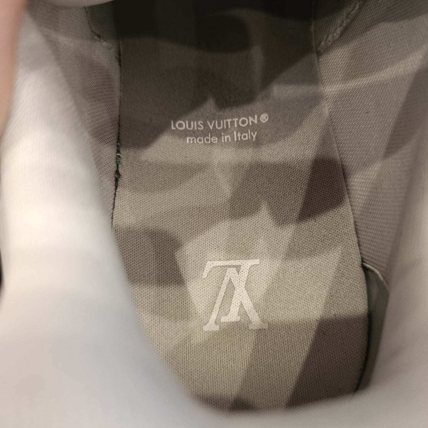 Louis Vuitton Trainer n* 8/42