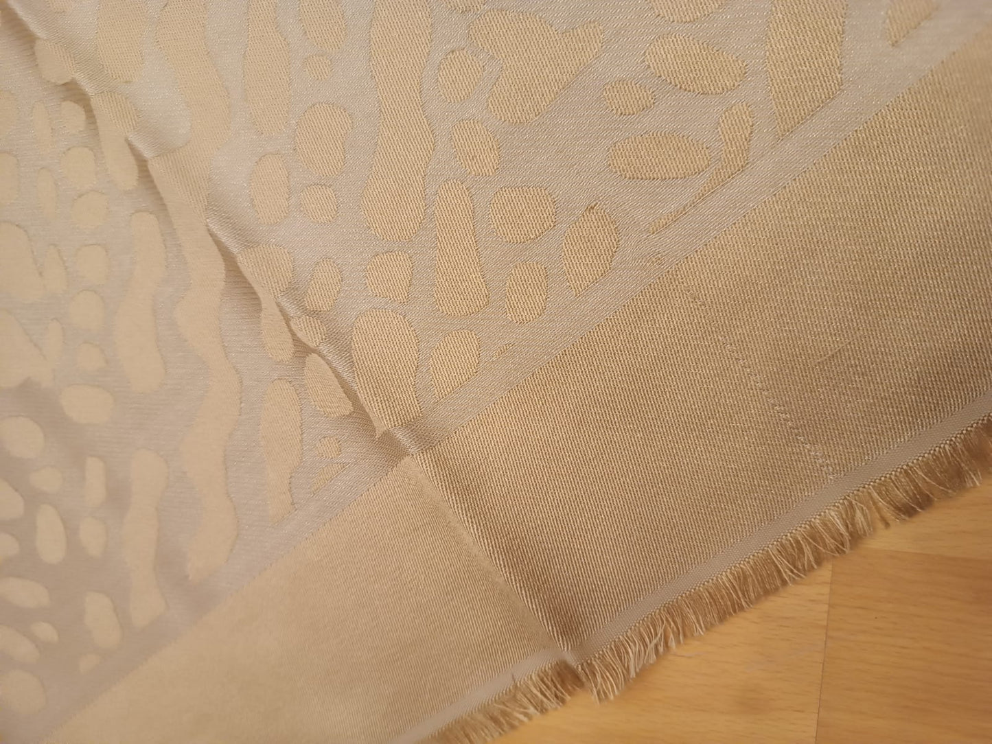 Sciarpa Fendi animalier nuova dorata