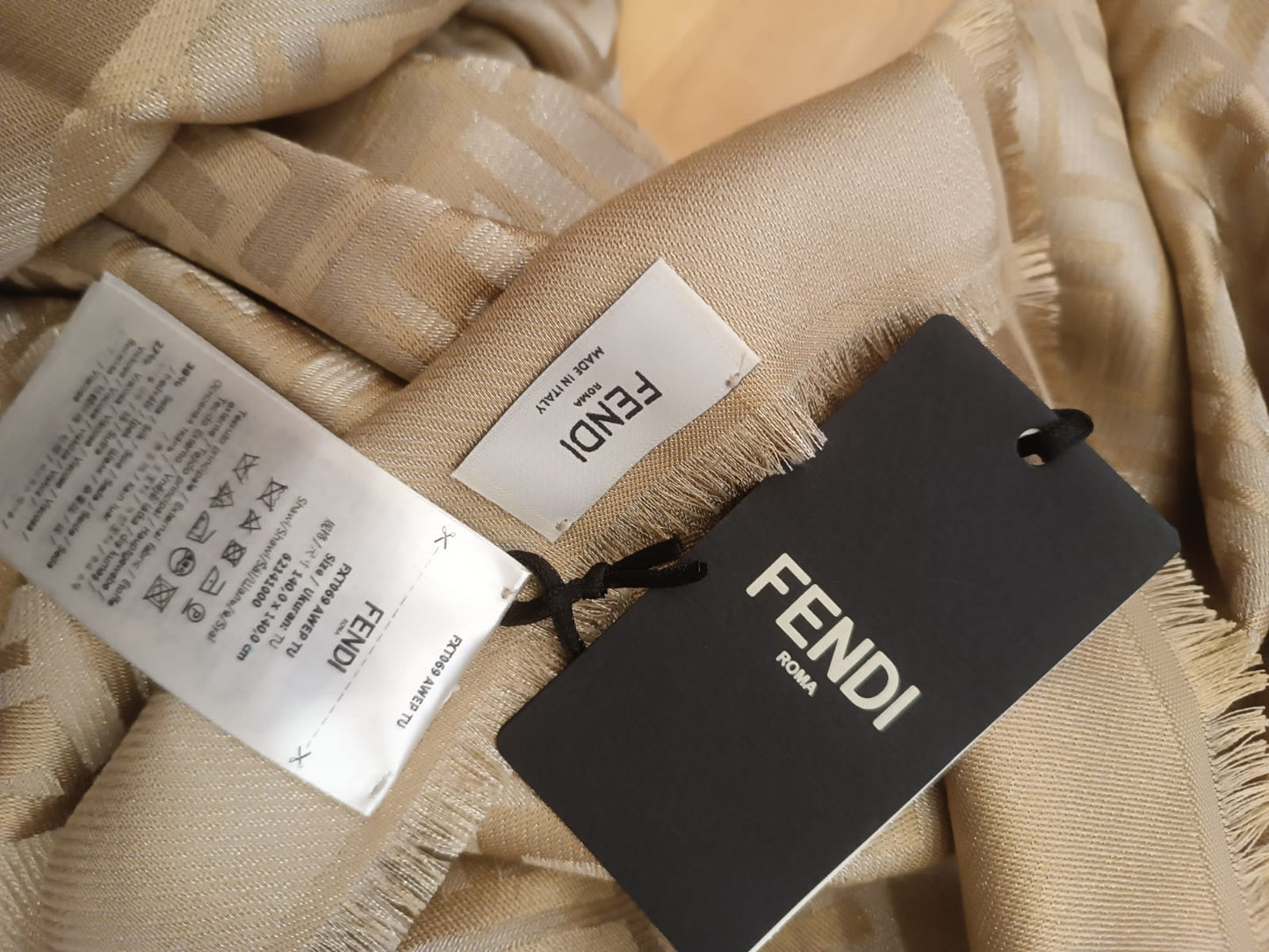 Sciarpa Fendi animalier nuova dorata