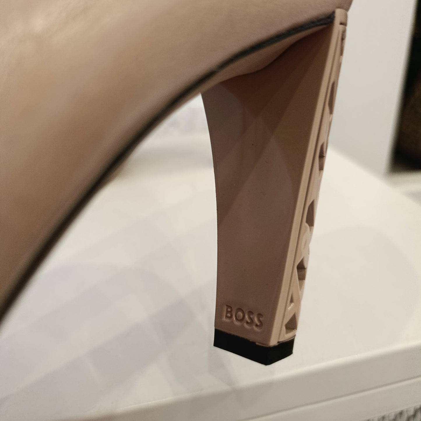 Tacchi Hugo Boss n*40 rosa cipria