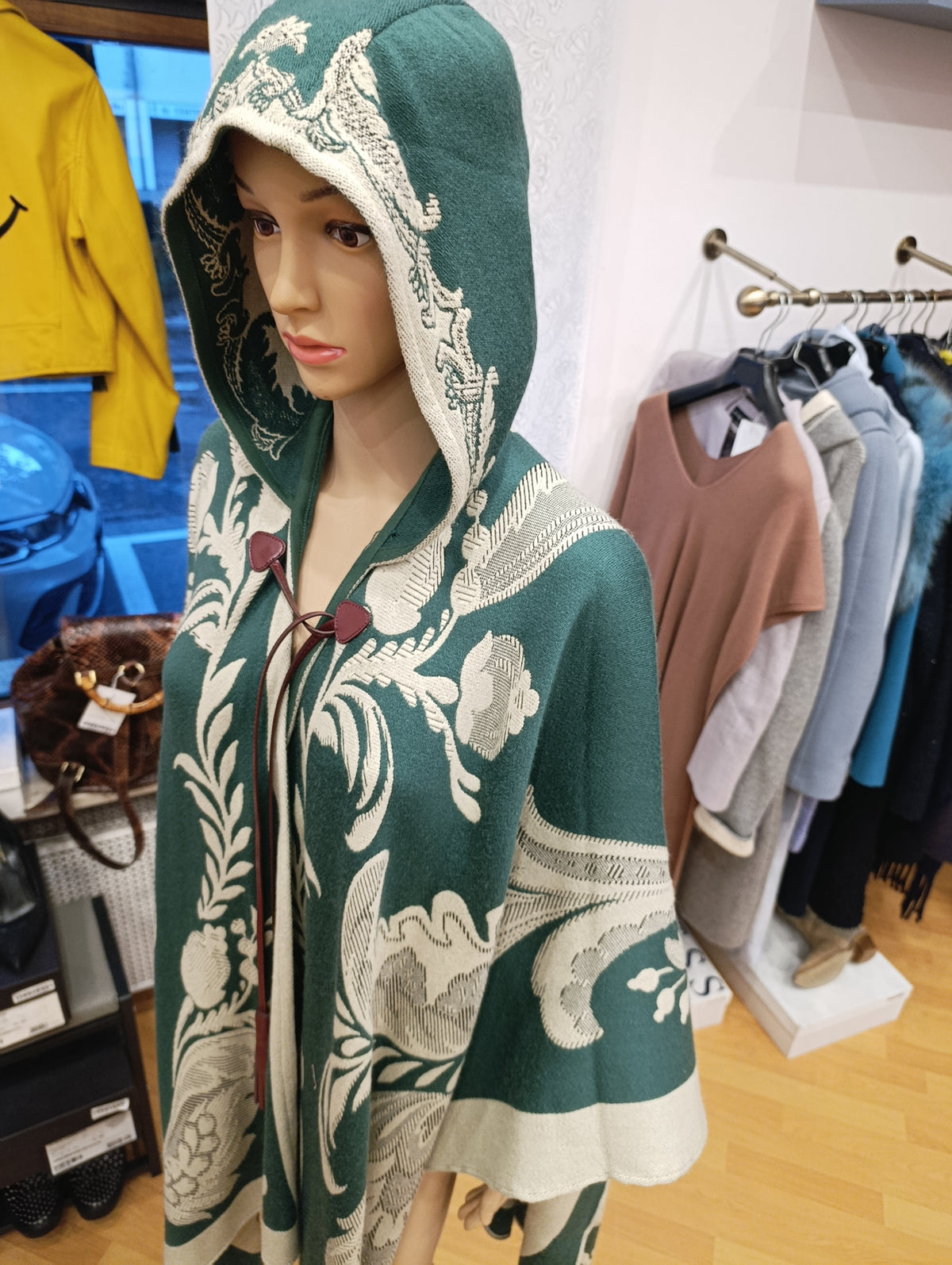 Cappa Etro colorazione verde nuova con cartellino