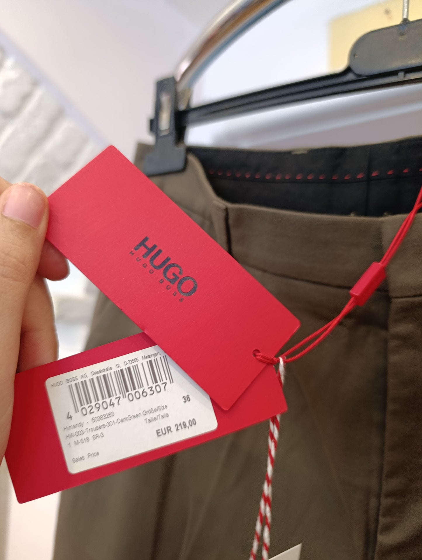 Pantalone Hugo Boss tgs/m nuovo con cartellino