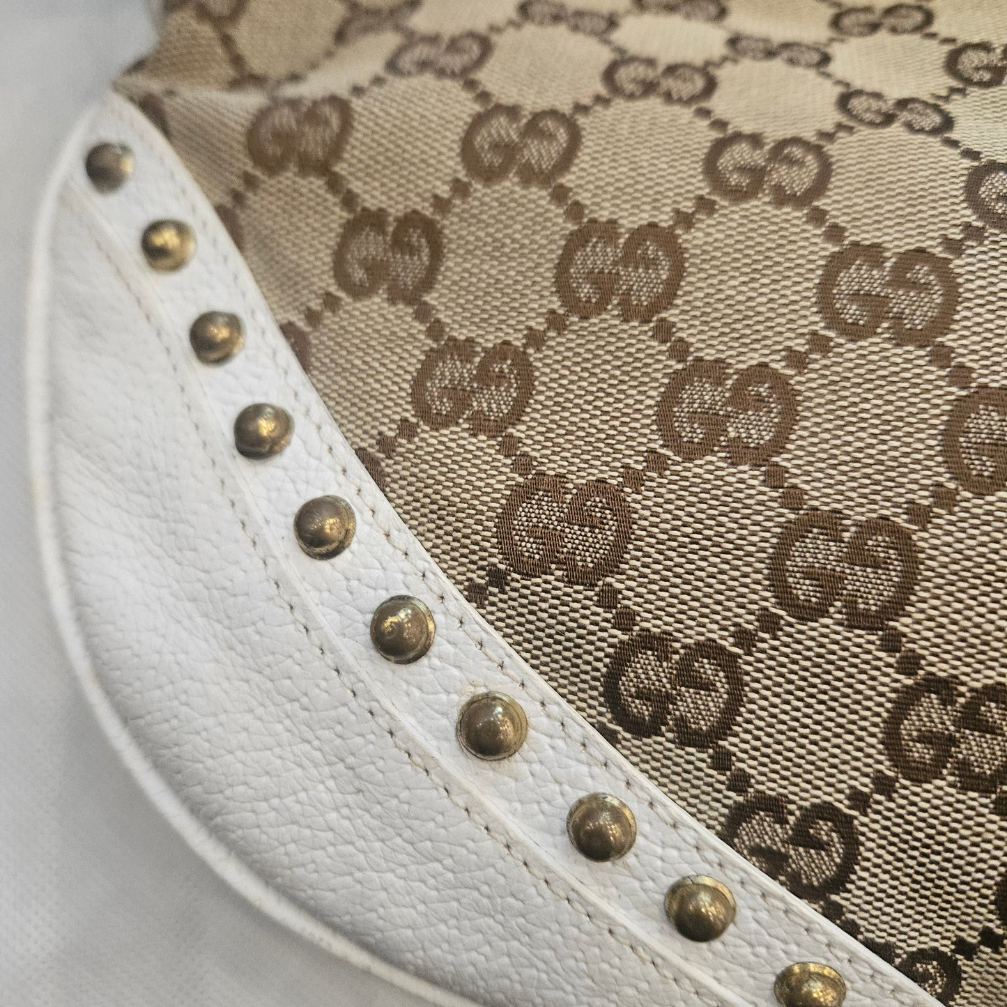 Borsa Gucci borchiata