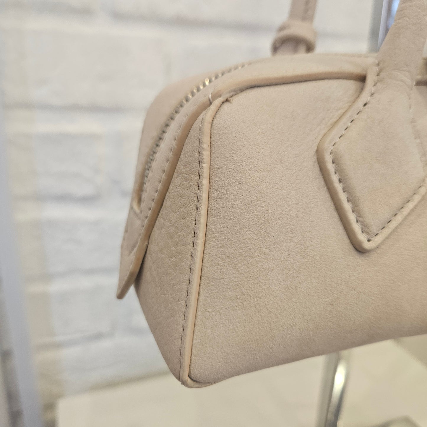 Le Teckel Alaïa (mis 27)