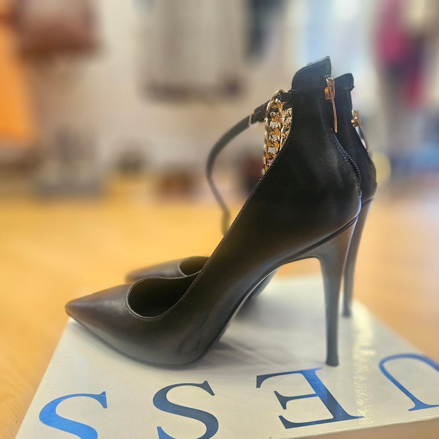 Décolleté Guess n 41