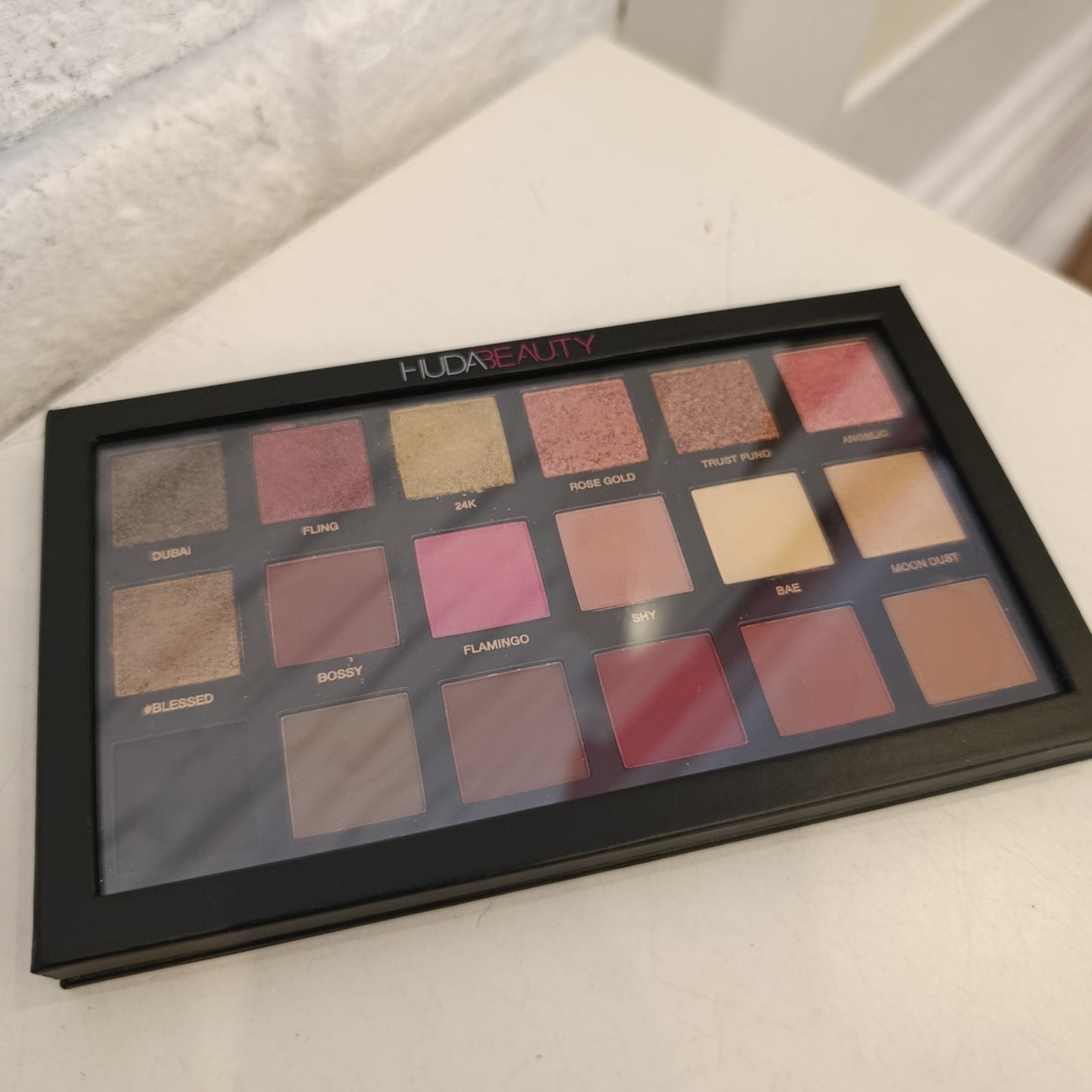 Palette huda beauty textured Shadows palette rose Gold edition