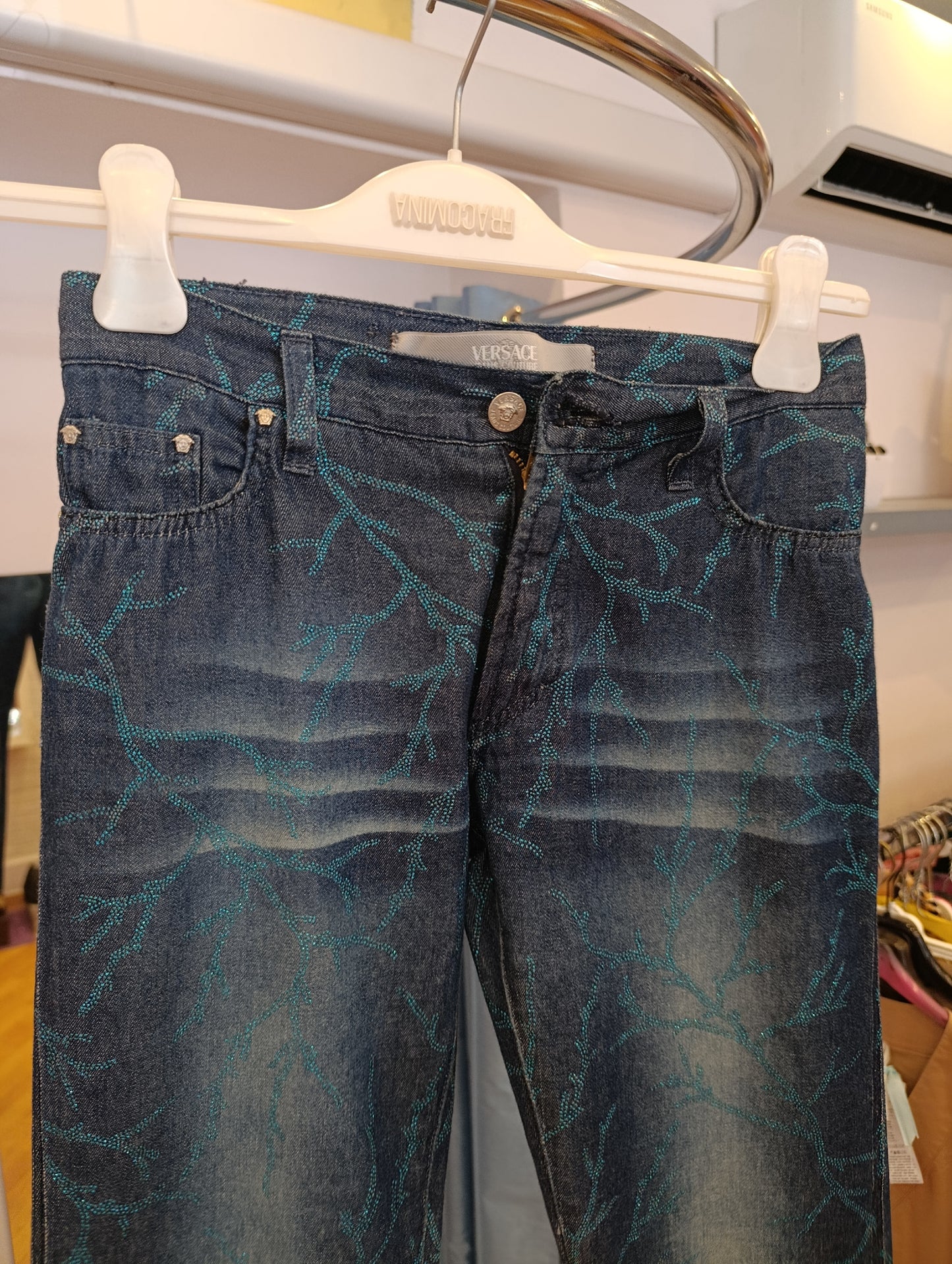 Jeans Versace tg 40 con strass