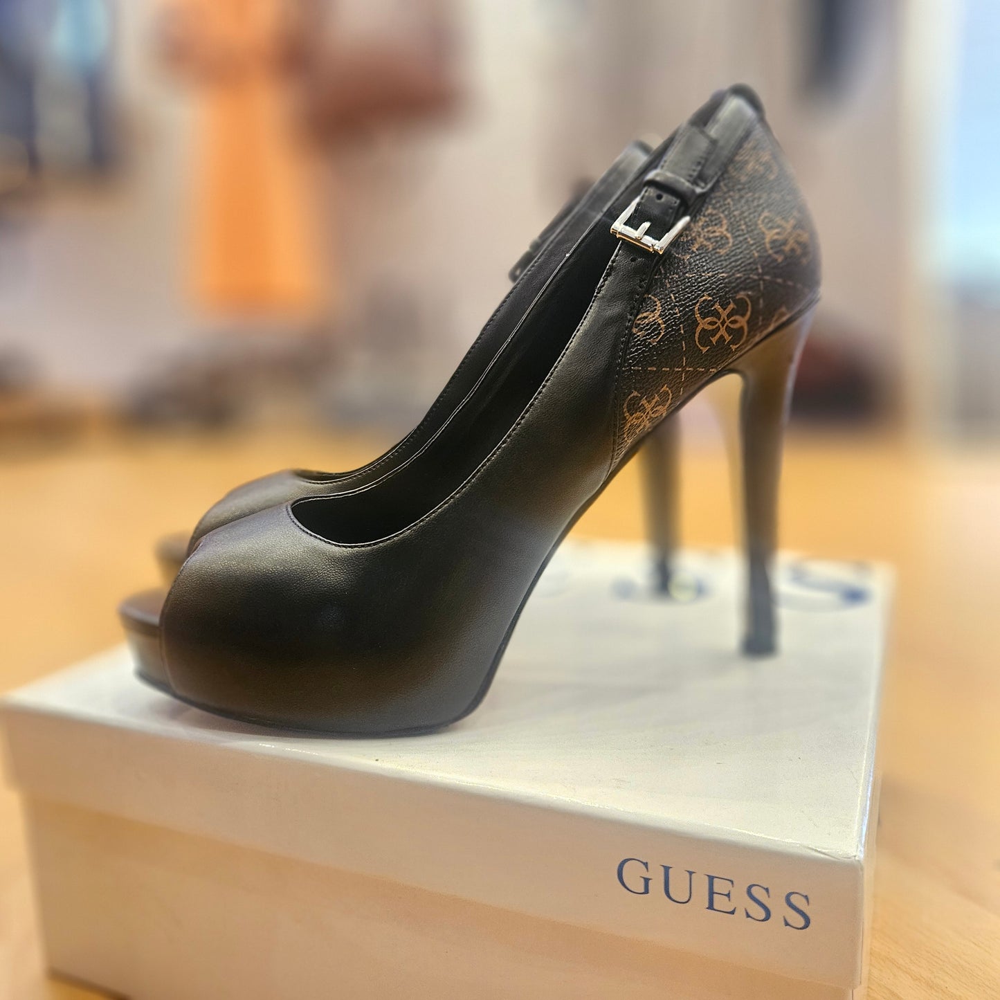 Décolleté Guess n41