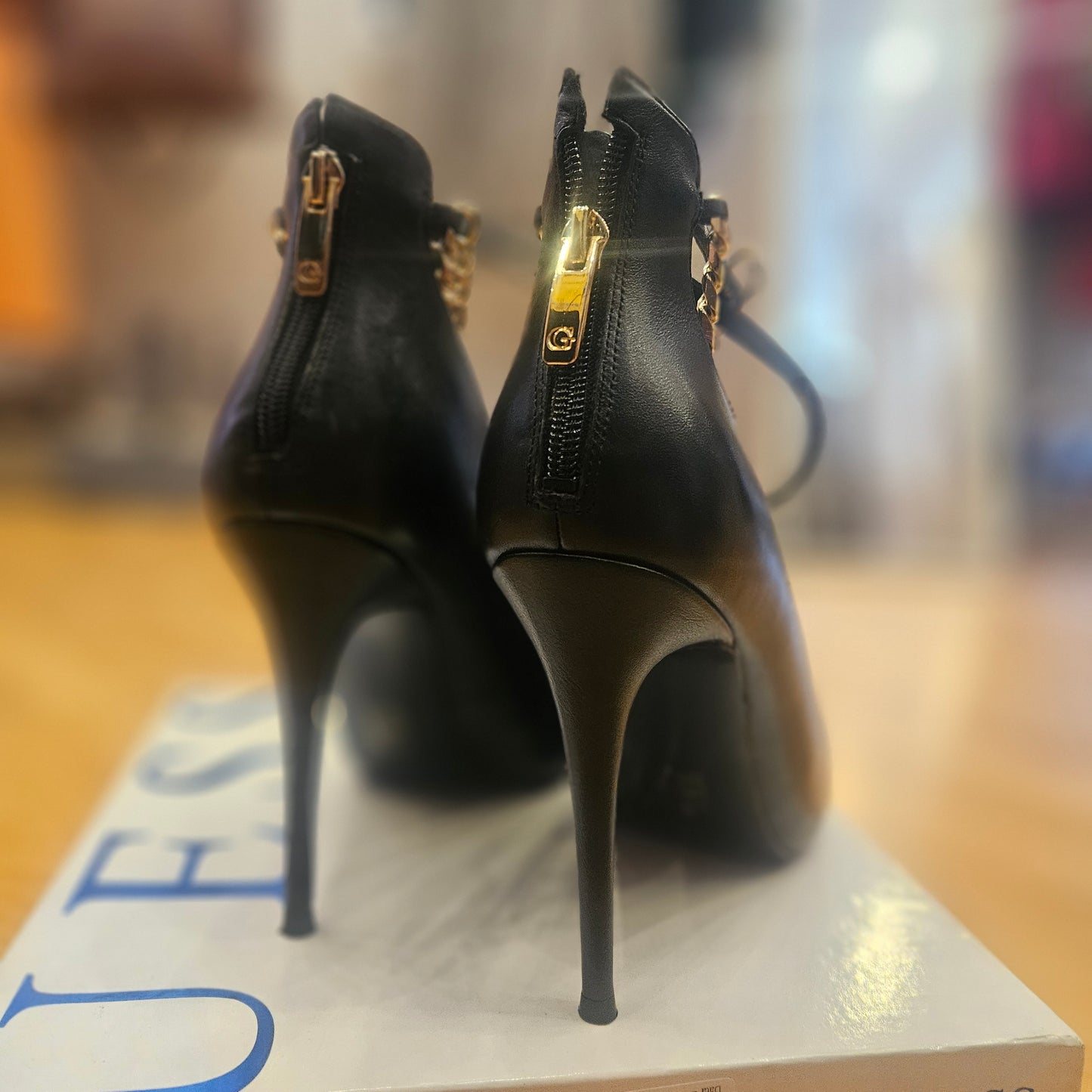 Décolleté Guess n 41