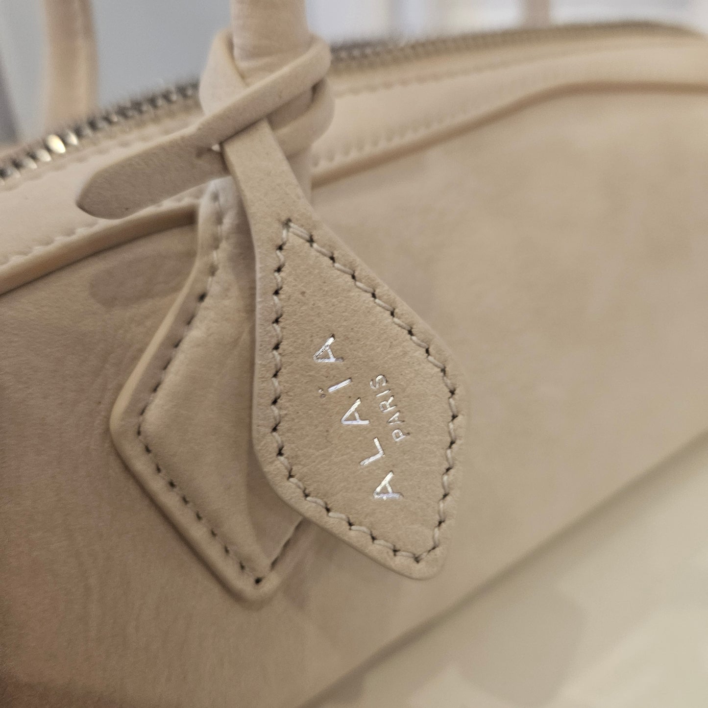 Le Teckel Alaïa (mis 27)