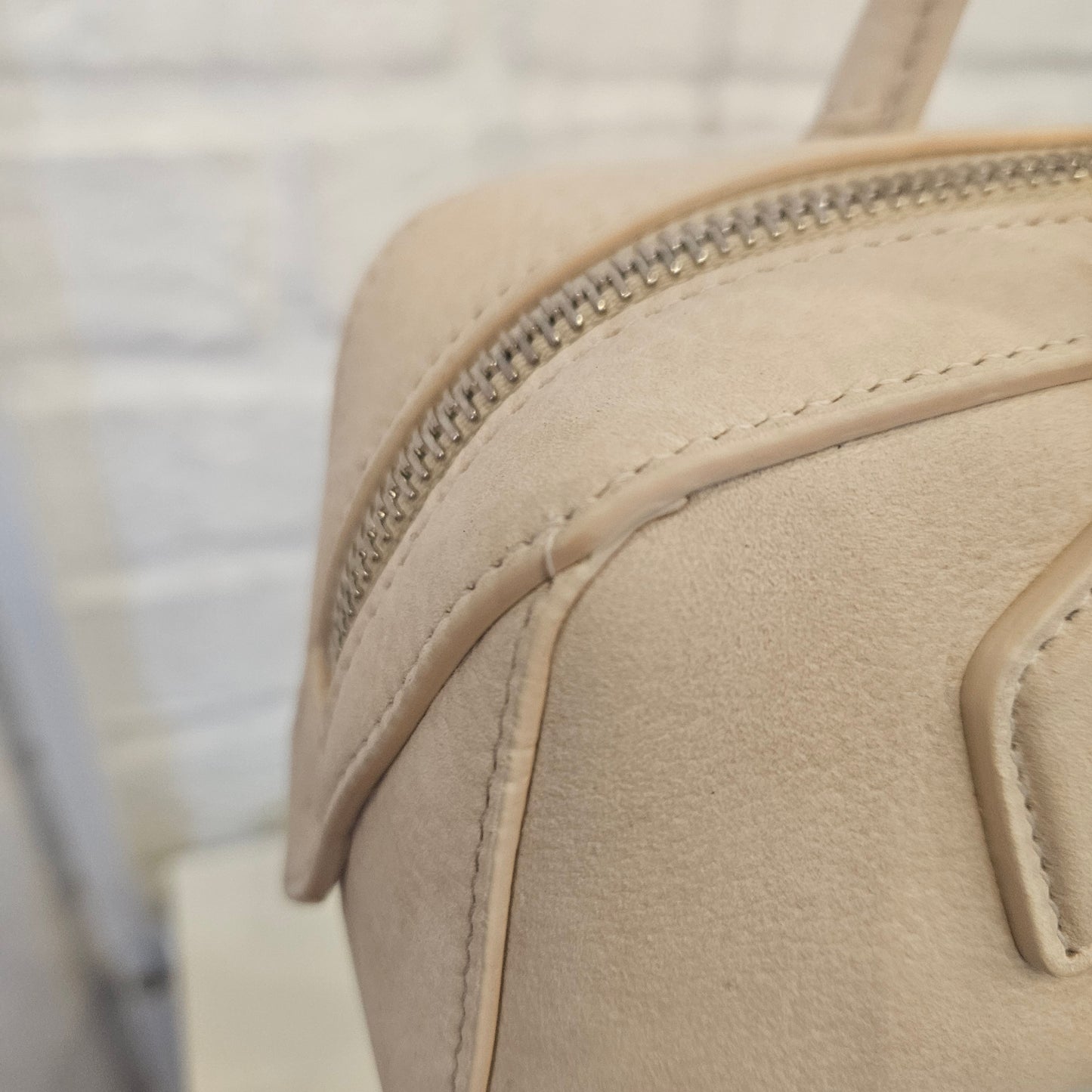 Le Teckel Alaïa (mis 27)