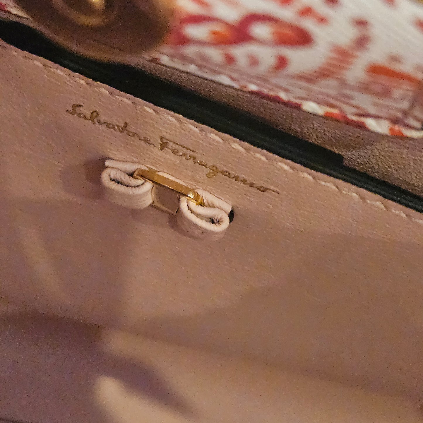 Vara Tote Ferragamo pari al nuovo