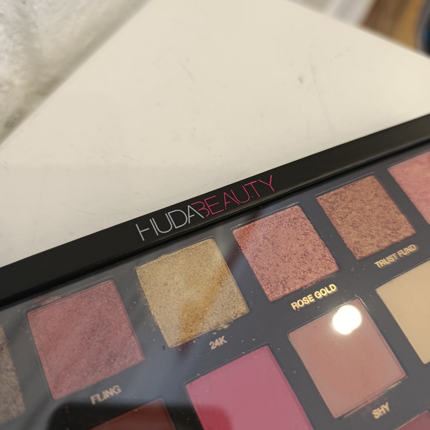 Palette huda beauty textured Shadows palette rose Gold edition