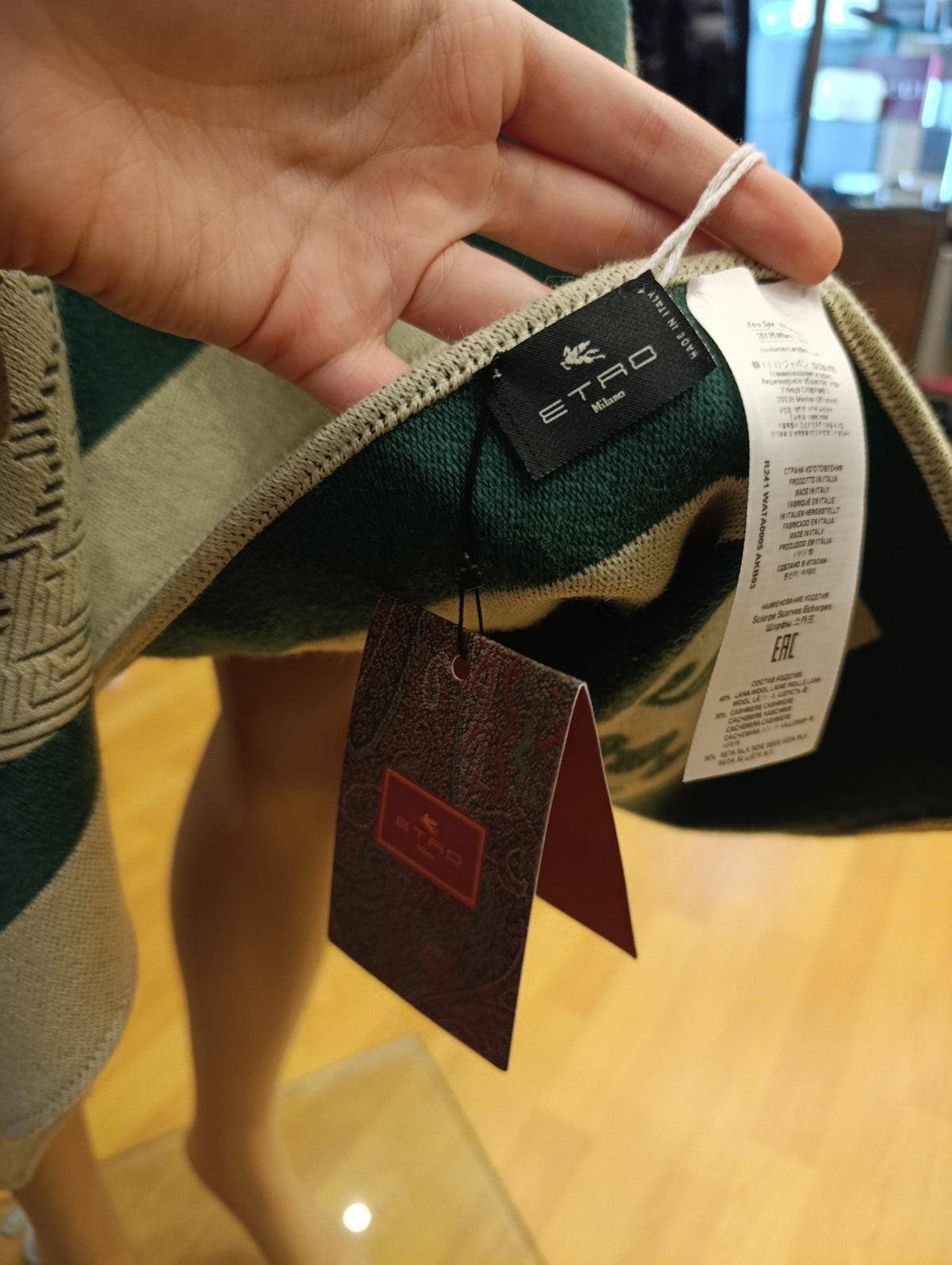 Cappa Etro colorazione verde nuova con cartellino