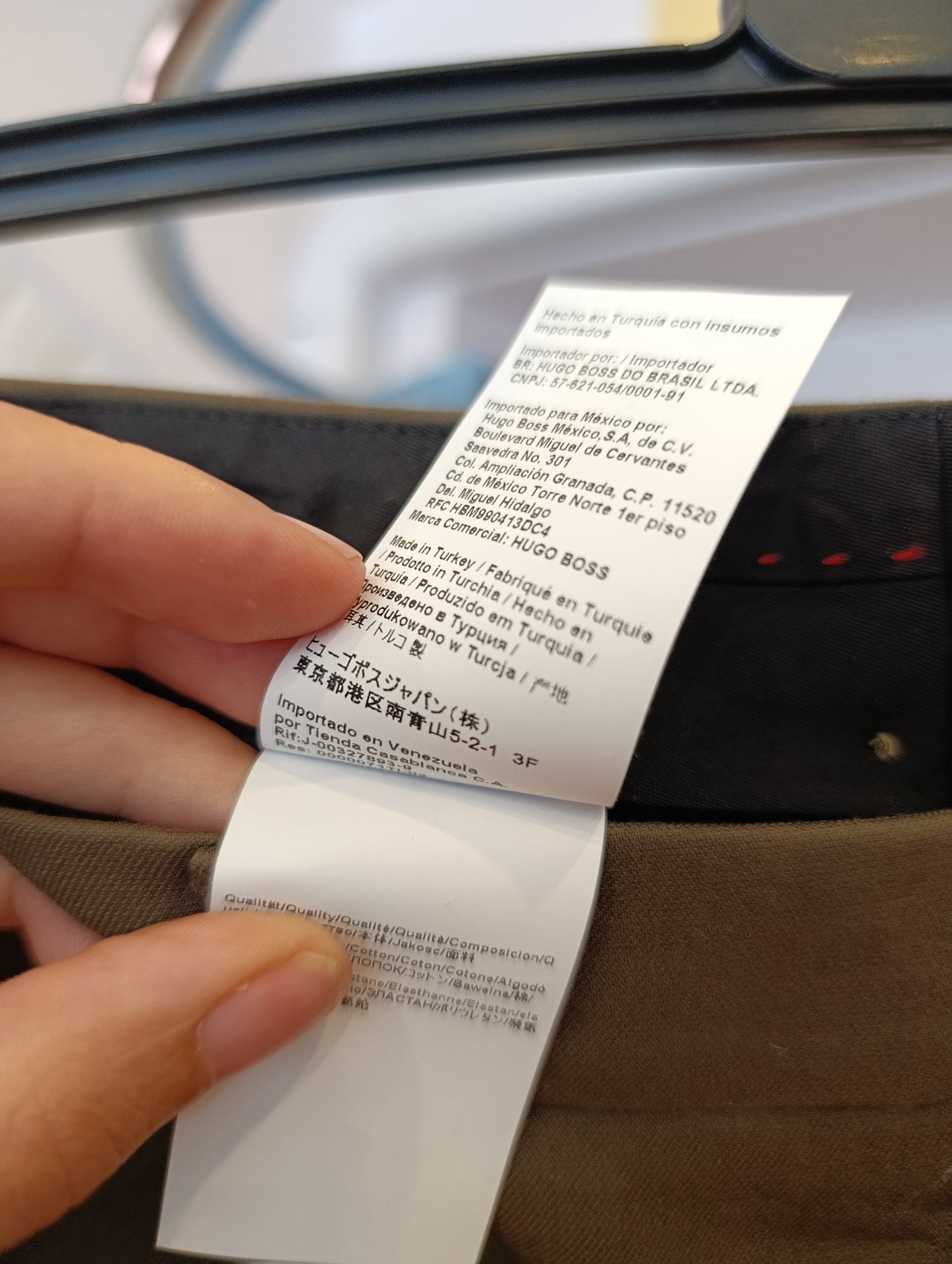 Pantalone Hugo Boss tgs/m nuovo con cartellino