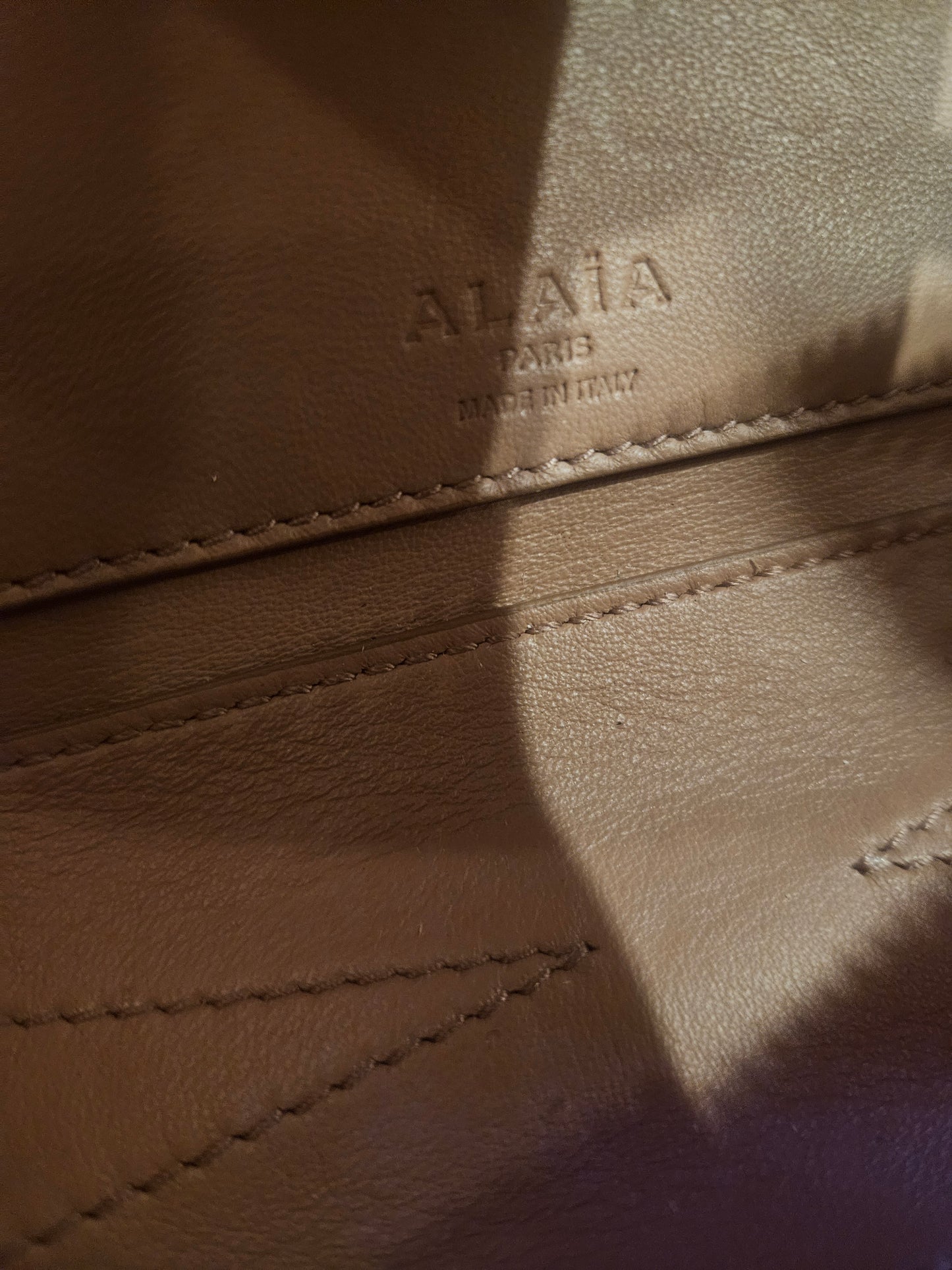 Le Teckel Clutch Alaïa