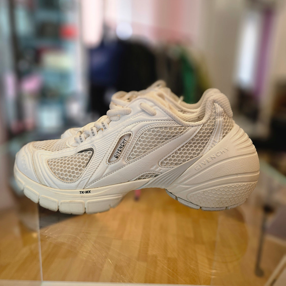 TK-MX Runner  Givenchy n37