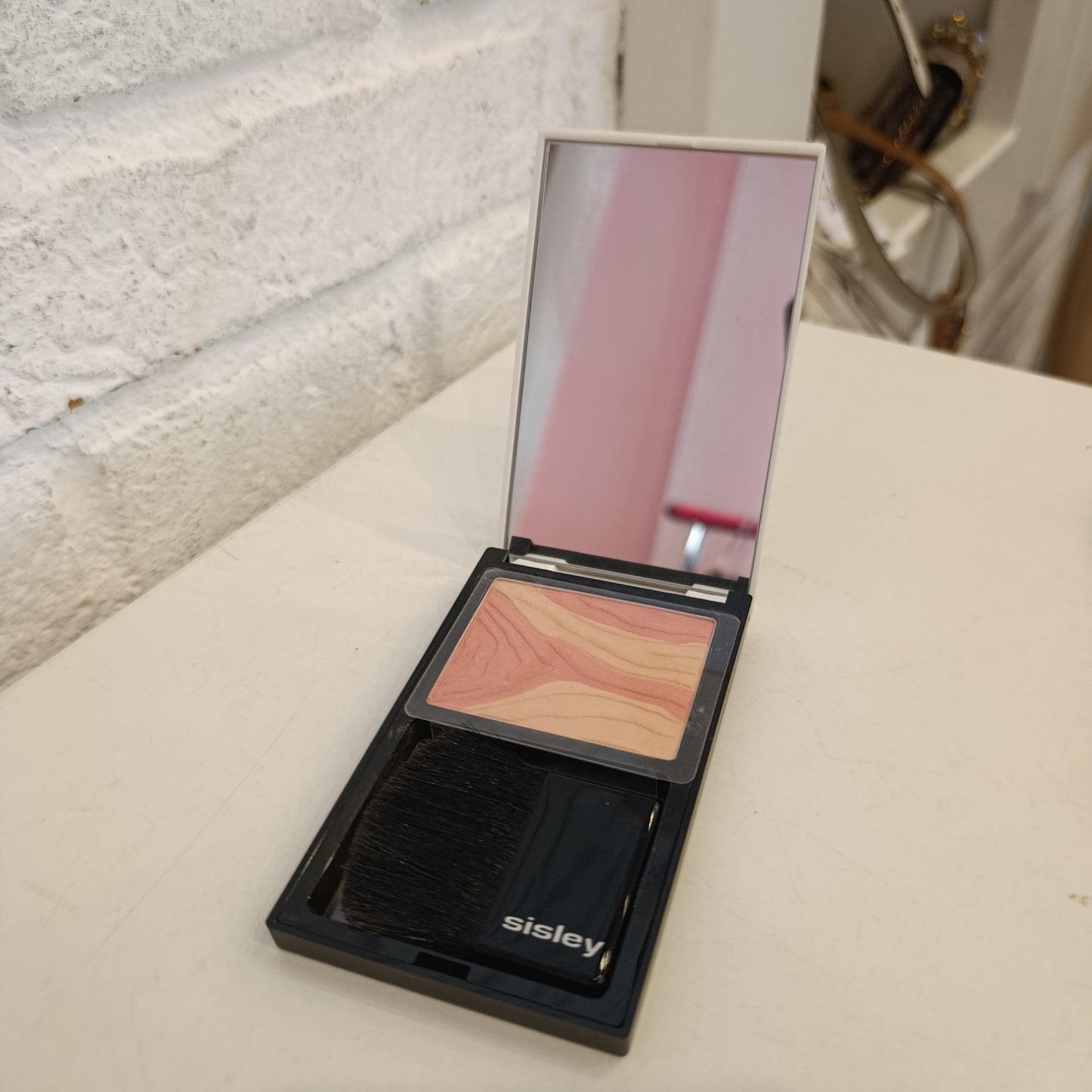 Blush Sisley