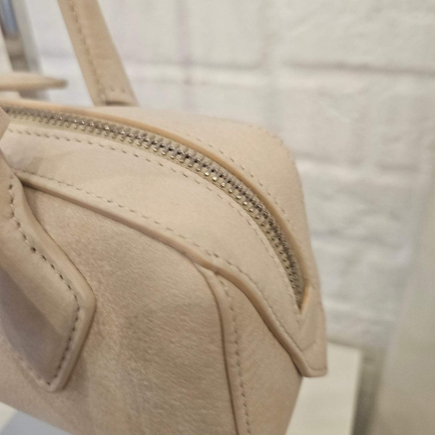 Le Teckel Alaïa (mis 27)