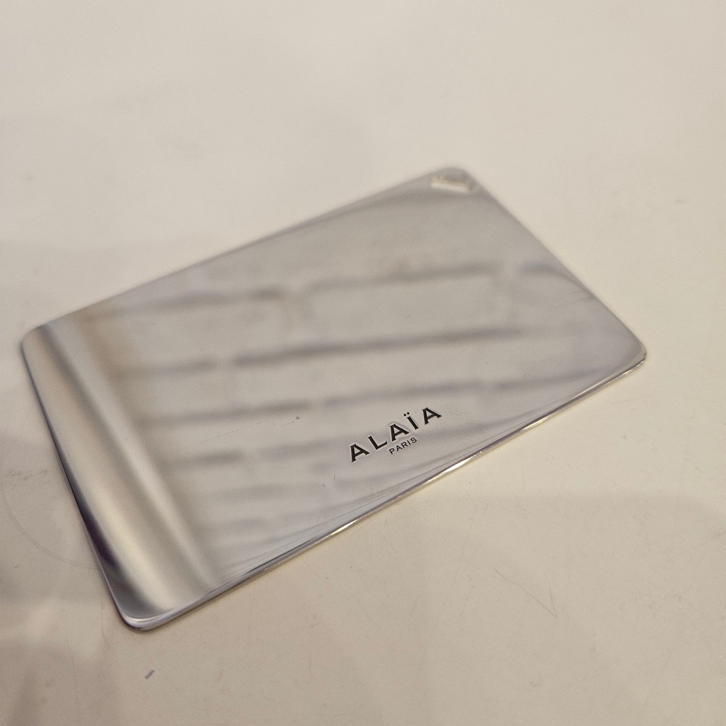 Le Teckel Alaïa (mis 27)
