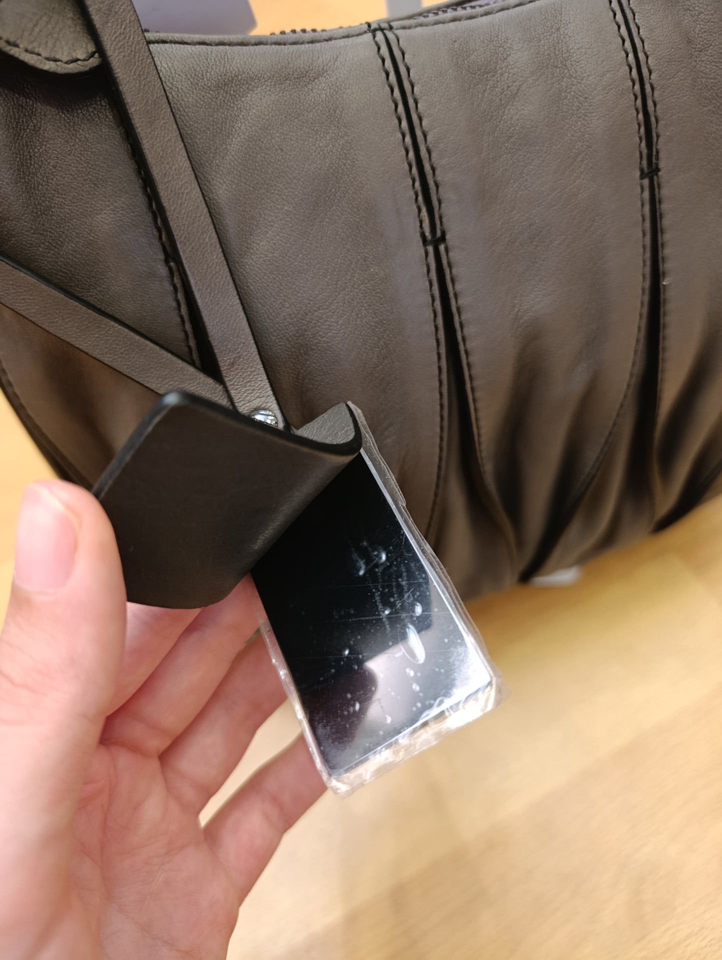 Borsa coccinelle in pelle mai utilizzata