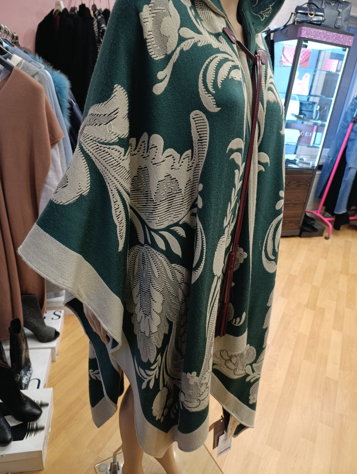 Cappa Etro colorazione verde nuova con cartellino