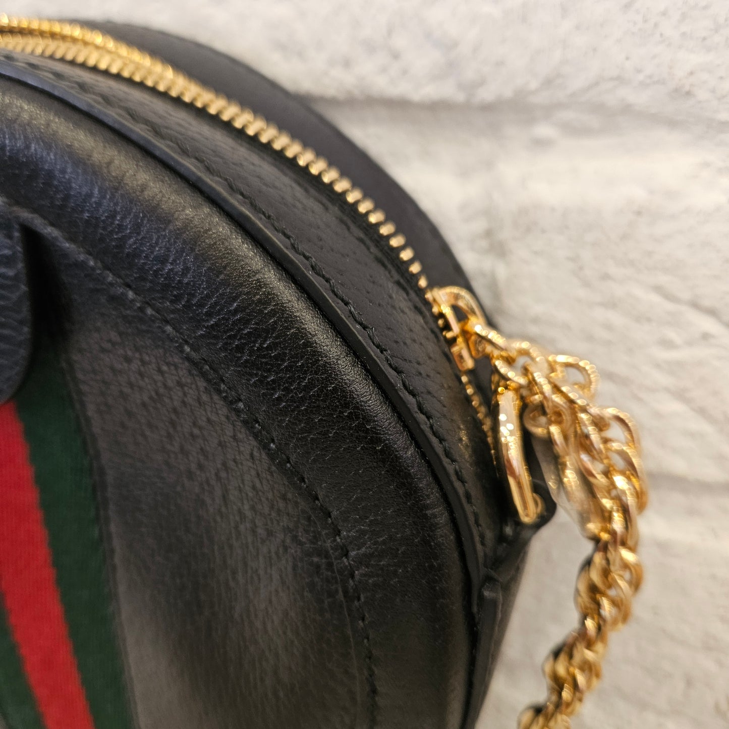 Gucci Round