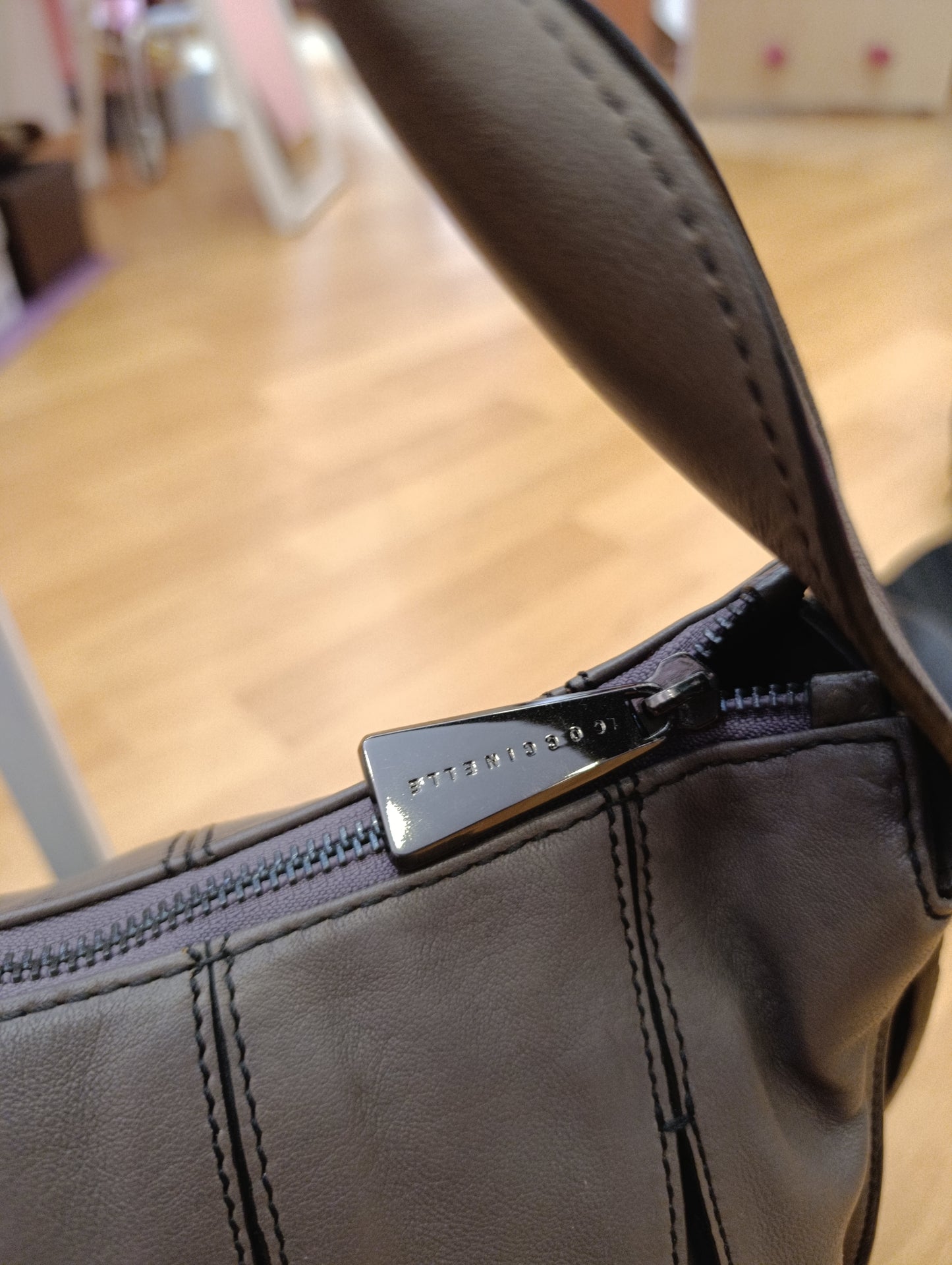 Borsa coccinelle in pelle mai utilizzata