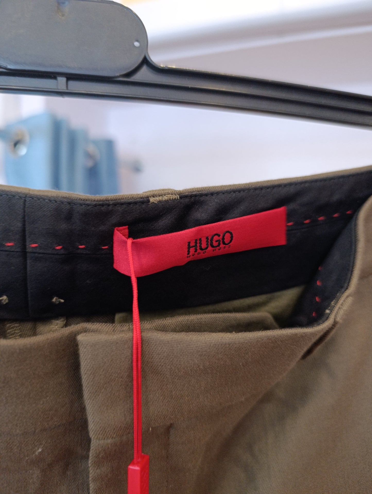 Pantalone Hugo Boss tgs/m nuovo con cartellino