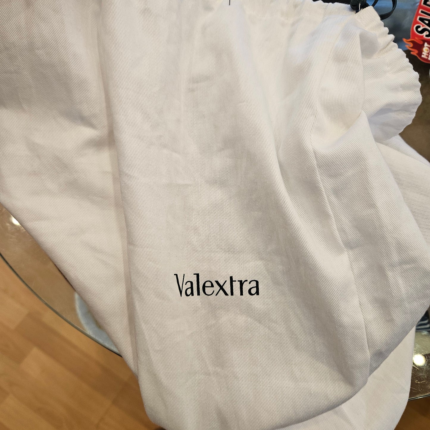 Iside Valextra