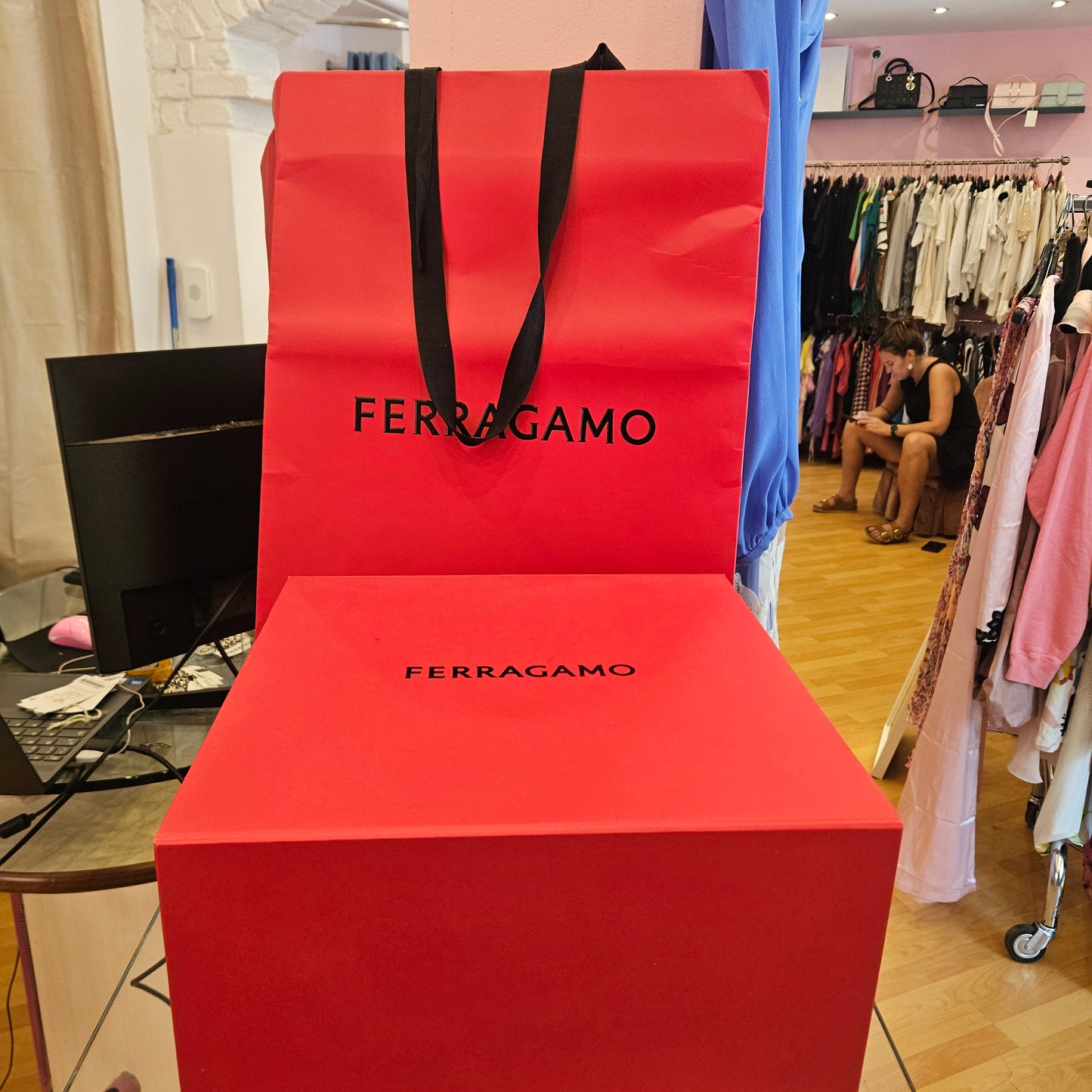 Vara Tote Ferragamo pari al nuovo