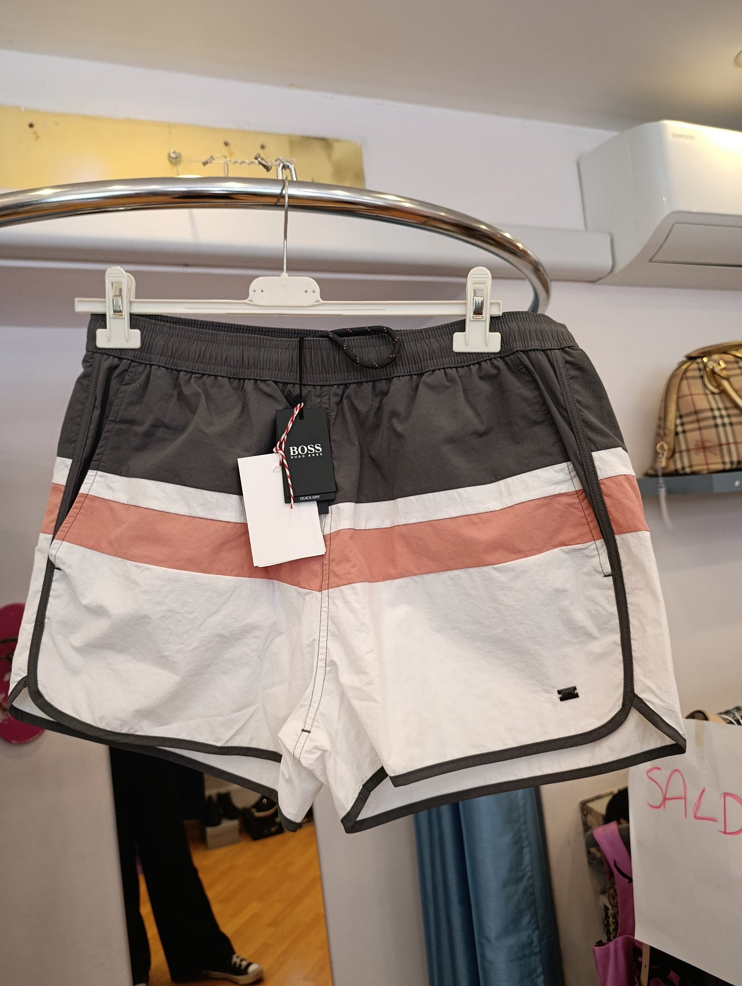 Costume Hugo Boss nuovo con cartellino tg M