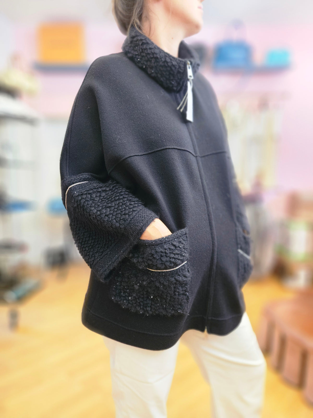 Mantella D exterior tg U