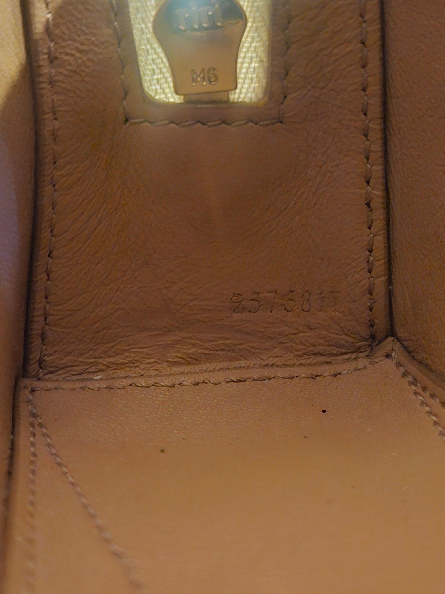 Le Teckel Clutch Alaïa