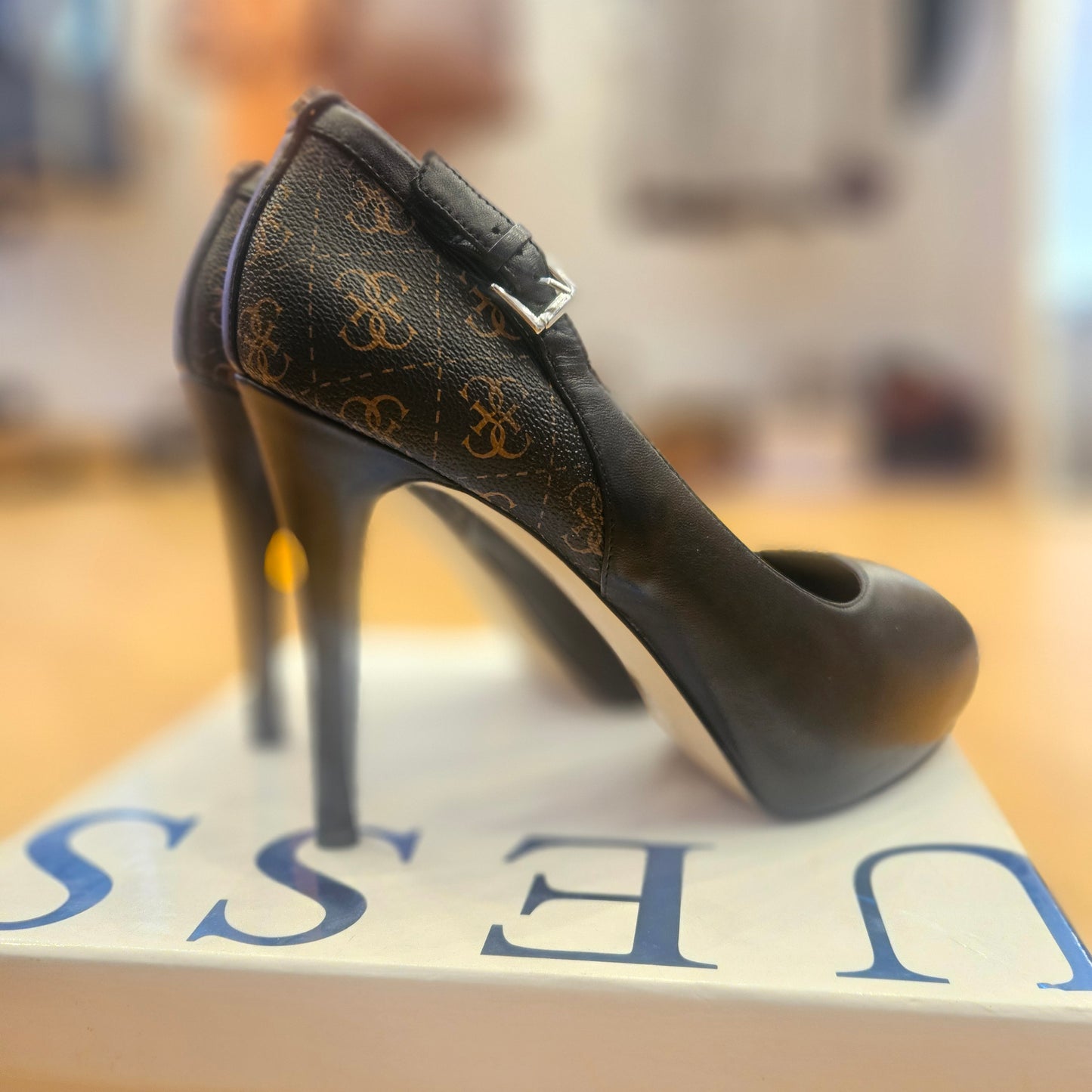 Décolleté Guess n41