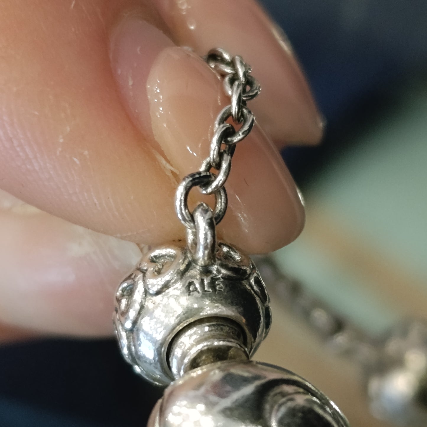 Bracciale pandora compreso di charm