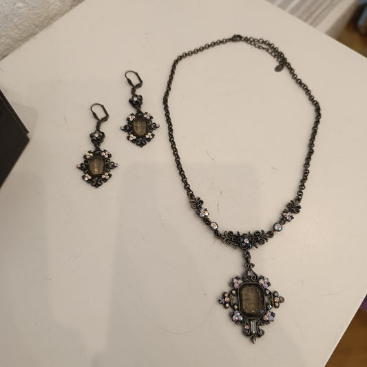Parure collana e orecchini in argento con Swarovski
