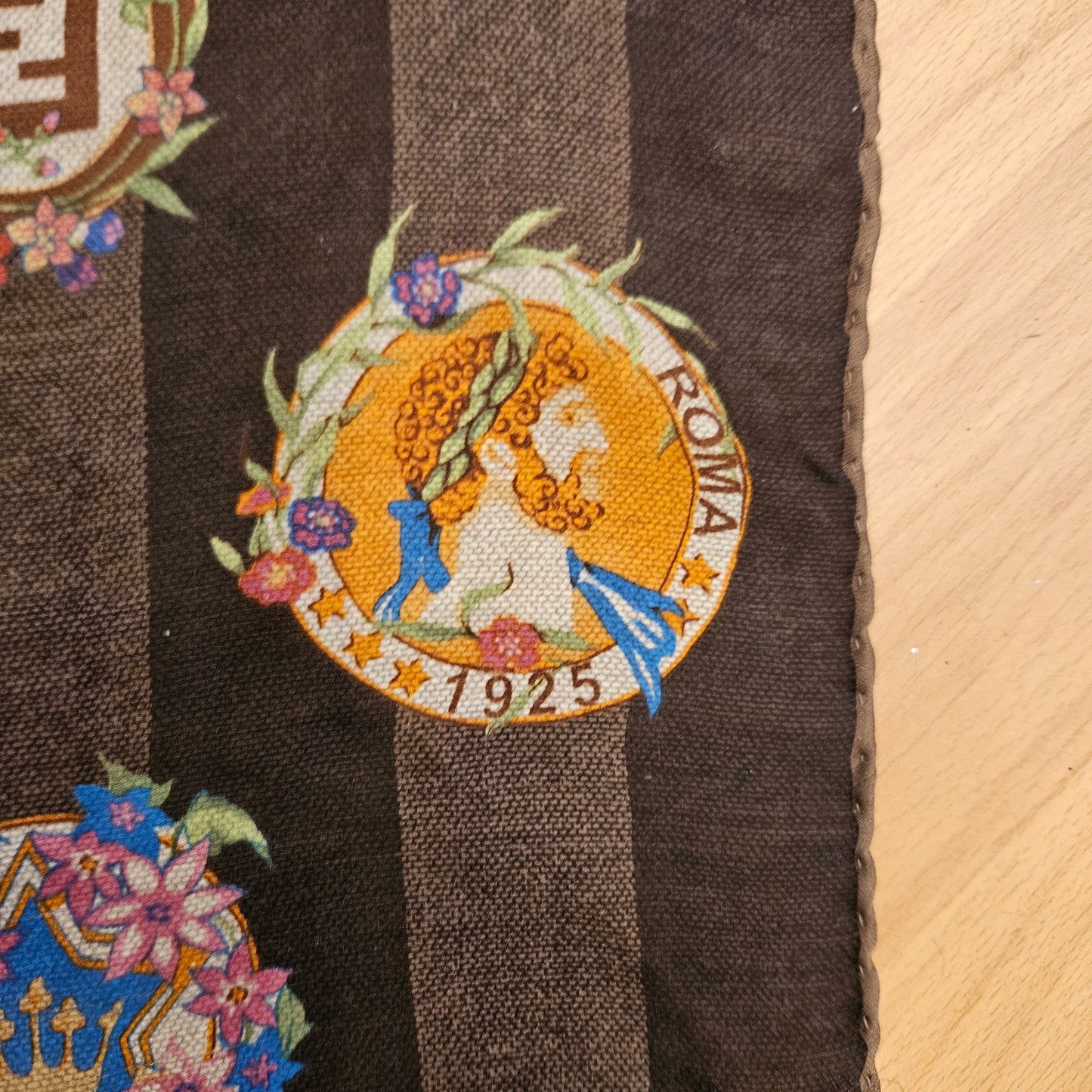 Strangolino vintage Fendi