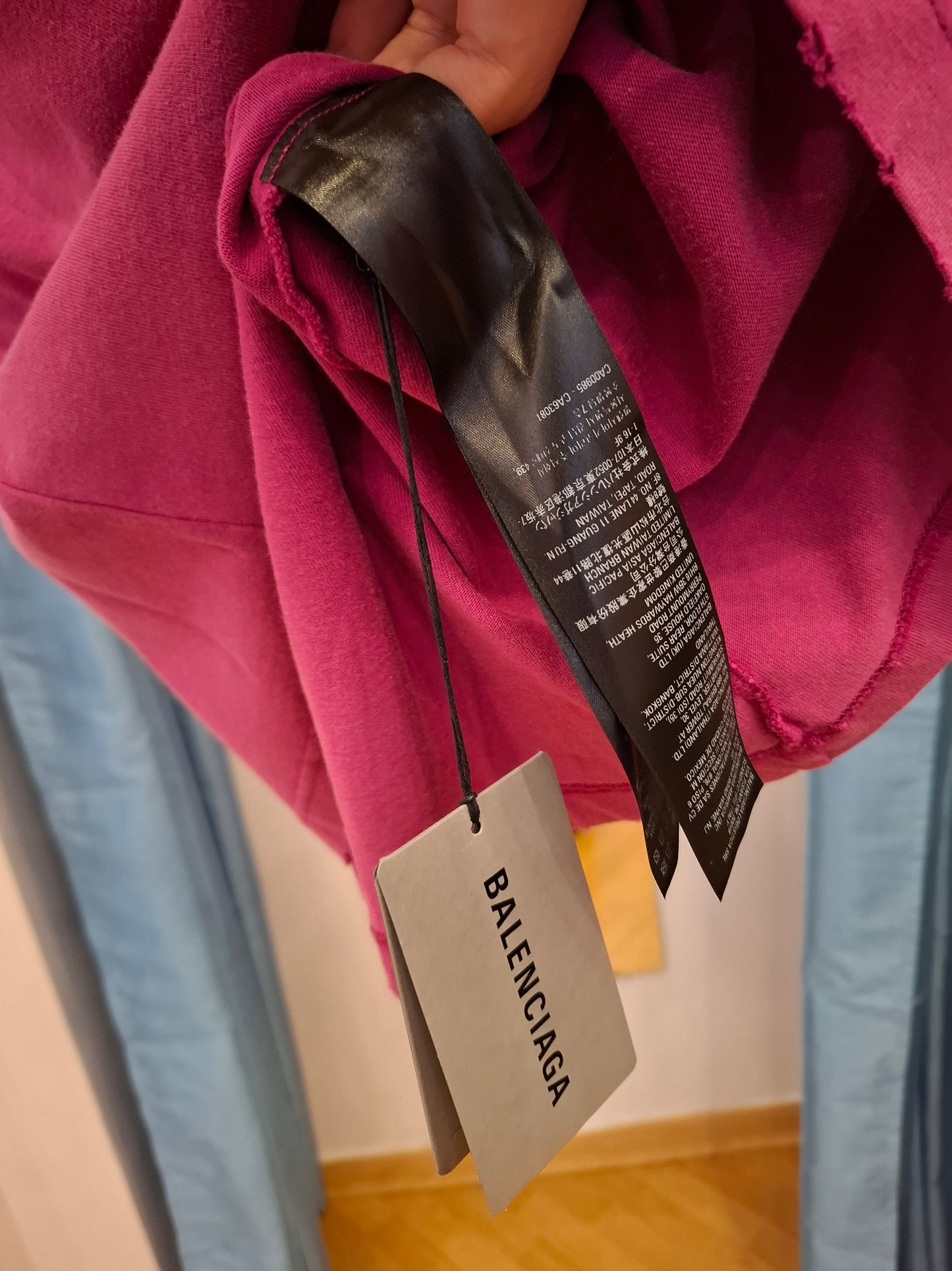 T-shirt Balenciaga tg xs nuova con cartellino unisex
