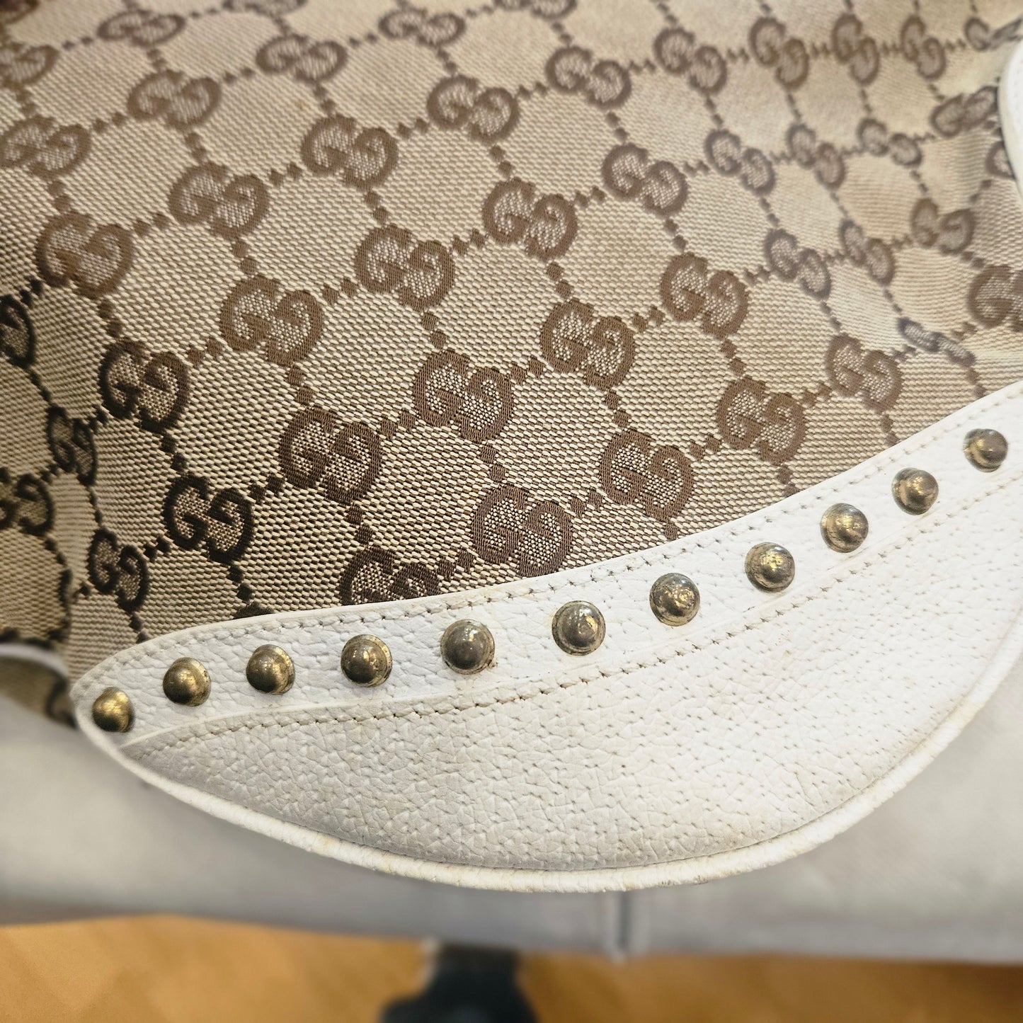 Borsa Gucci borchiata