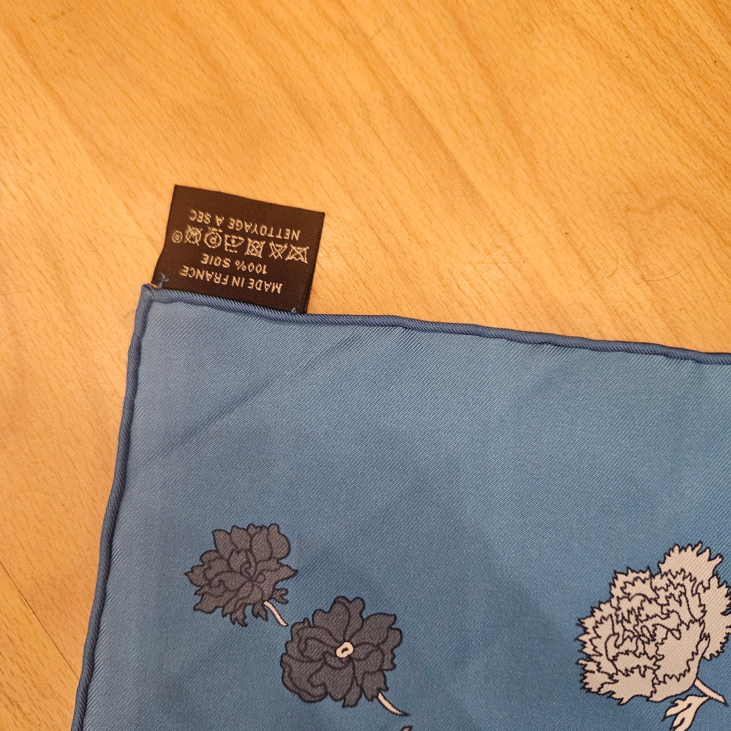 Foulard Hermès Robe Legère